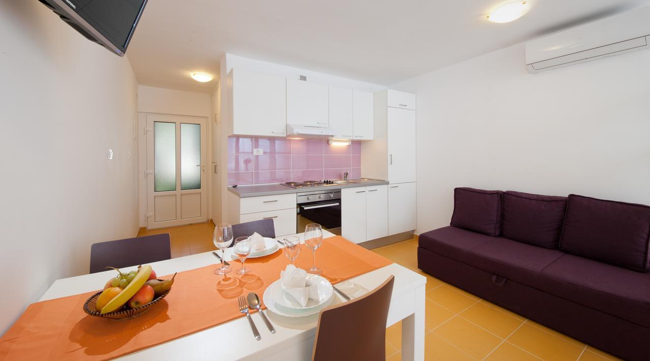 נזרין Apartments Lopari מראה חיצוני תמונה