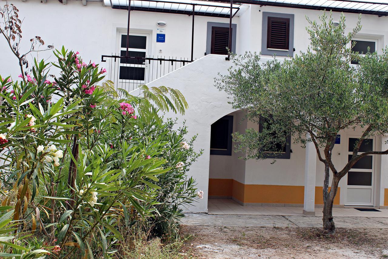 נזרין Apartments Lopari מראה חיצוני תמונה